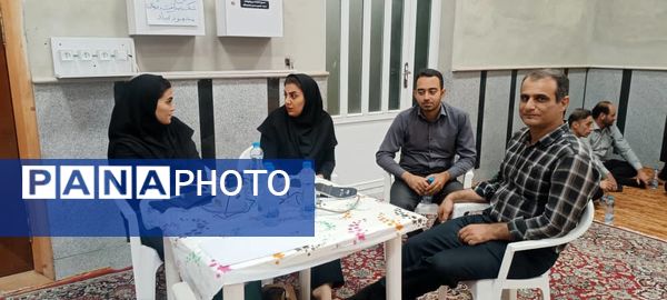 برپایی میز خدمت ادارات در مصلای نماز جمعه شهرستان محمودآباد