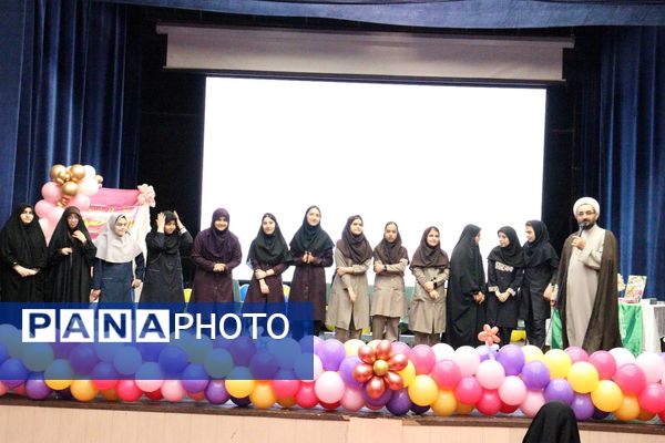 برگزاری جشن روز دختر با همکاری کانون خدمت رضوی و نهادهای آموزشی در منطقه 14 تهران 