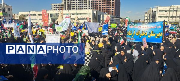 اجتماع عظیم دانش‌آموزان شهر مشهد به مناسبت روز دانش‌آموز