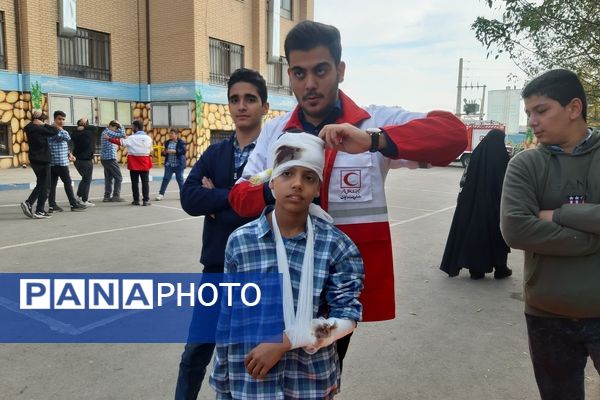 مانور زلزله و ایمنی در مدارس شهرستان ورامین 