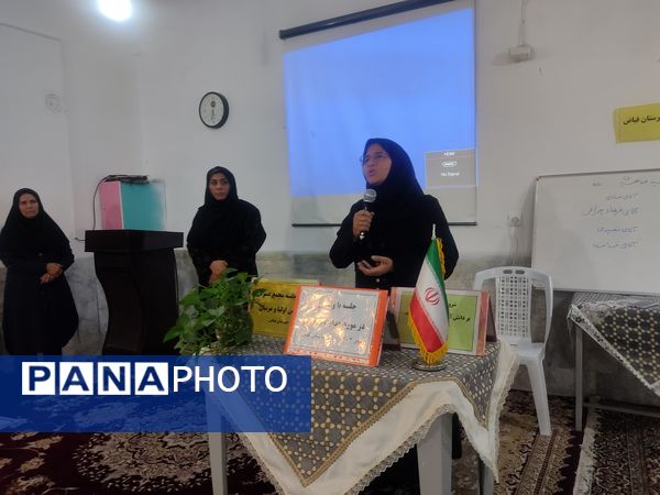 جلسه هدایت تحصیلی با والدین در دبیرستان فیاض 