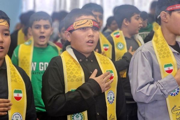 گرامیداشت ایام فاطمیه و هفته بسیج در مدرسه شهید همت؛ ادای احترام به فرهنگ ایثار و معلم شهید احمدرضا کمانی 