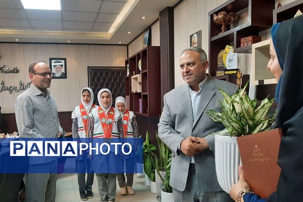 دیدار دانش آموزان پیشتاز پاکدشت با مدیرکل آموزش و پرورش شهرستانهای تهران
