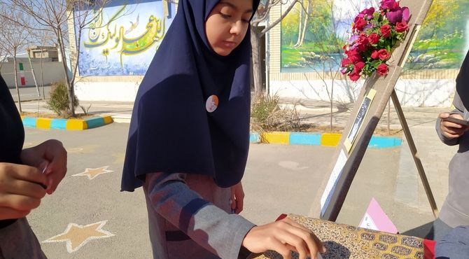 انتخابات شورای دانش آموزی در دبیرستان دخترانه امید 