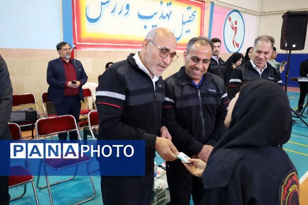 آیین افتتاحیه المپیاد ورزشی درون‌مدرسه‌ای در یزد