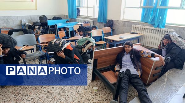 دانش آموزان بجستانی آماده برای بحران