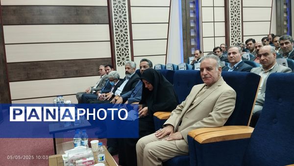 مراسم تجلیل از معلمان نمونه خراسان جنوبی
