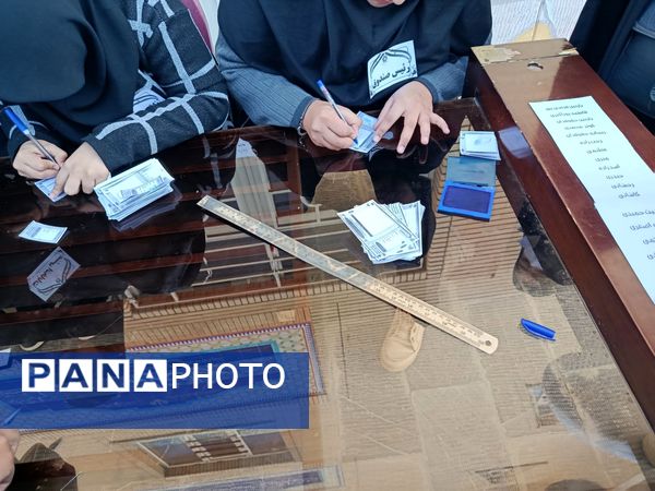  انتخابات شورای دانش‌آموزی در مدارس منطقه رضویه