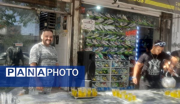 جاماندگان اربعین حسینی در  راهپیمایی حرم تا حرم نیشابور 