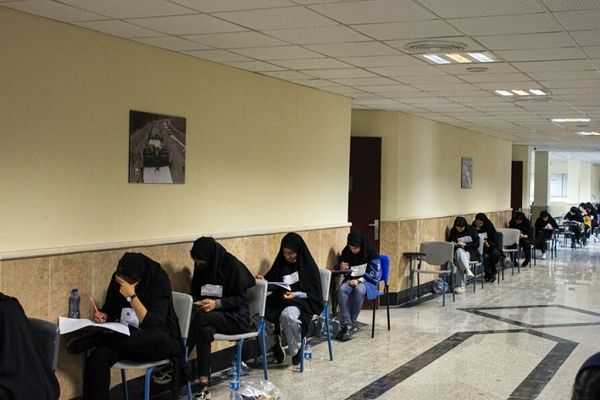 نگاه سختگیرانه سنتی به مجوزهای استخدامی تغییر می‌کند