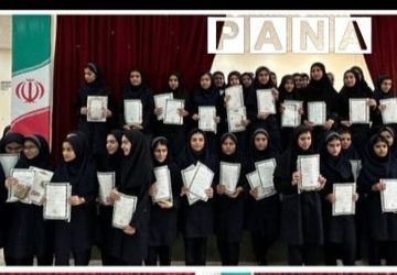 مراسم تجلیل از دانش آموزان برتر دبیرستان شاهد کوثر شهرستان دهلران برگزار شد