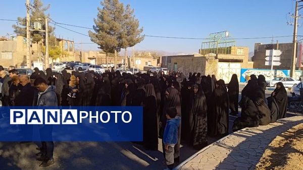 تشییع پیکر و خاکسپاری پدر شهید عجمی فدافن در گلزار شهدای روستای فدافن