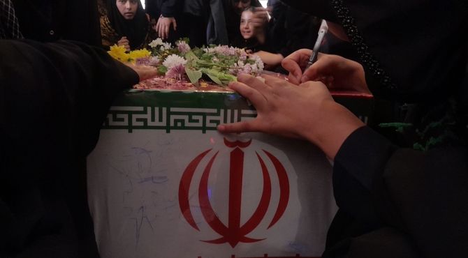 میهمان آسمانی در کلاس‌های خاکی