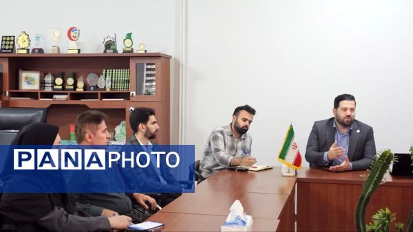 جلسه هماندیشی رئیس سازمان دانشآموزی استان با مدیران مدرسه