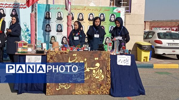 برگزاری مراسم هفته پژوهش در آموزشگاه فرزانگان هیأت امنای ملارد