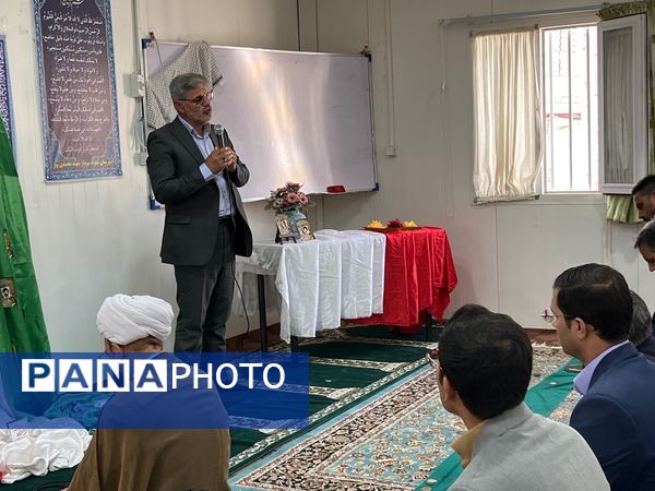 نواختن زنگ نماز در دبیرستان شهید محمدی پور خلیل آباد 