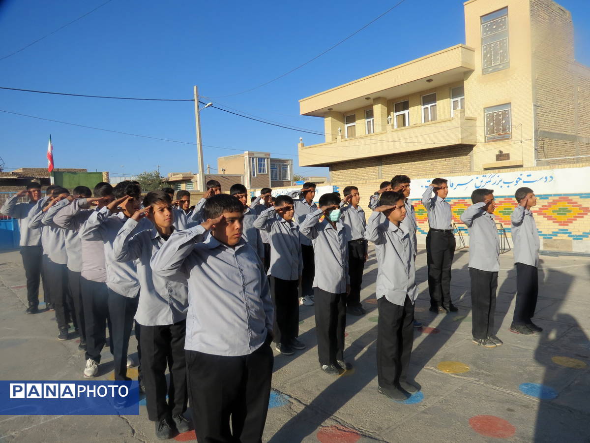 صبحگاهی شاد و پرنشاط در مدارس خاتم