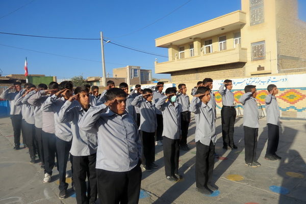 صبحگاهی شاد و پرنشاط در مدارس خاتم