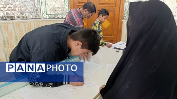 فعالیت دانش آموزان در جلسه انجمن اولیا و مربیان دبیرستان پسرانه متوسطه اول عبدالحسین قفلی