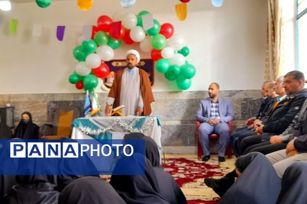 نواخته شدن زنگ گلبانگ انقلاب اسلامی در دبیرستان پگاه روستای مارکده