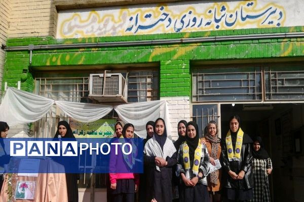 مراسم ولادت حضرت فاطمه زهرا (س) و روز مادر در دبیرستان شهید مجید دهنوی