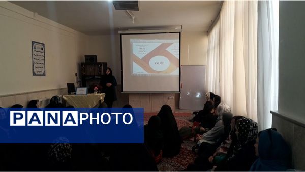 اولین جلسه  مشاوره با حضور اولیا پایه هفتم در دبیرستان دخترانه حداد مشهد