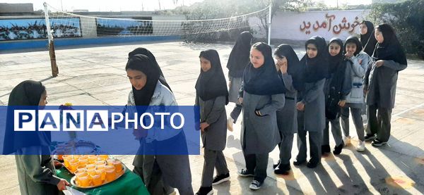 برپایی ایستگاه صلواتی در دبیرستان حاج مهدی روحانی شهرستان خلیل آباد 