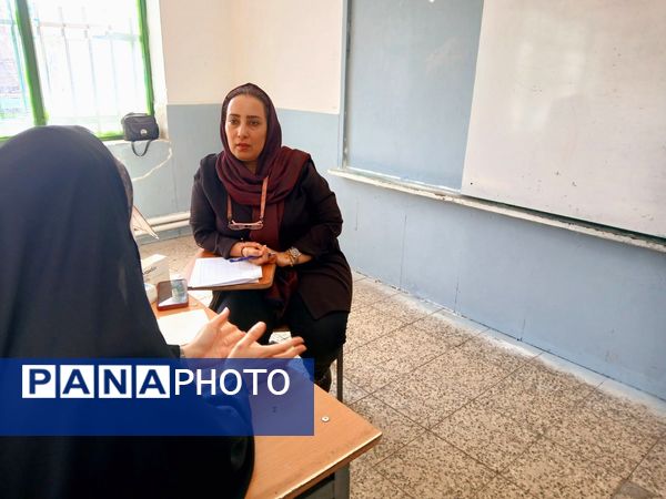 خدمت‌رسانی پزشکان مجرب در قالب «میز خدمت» در مدرسه شهید شهسواری ناحیه 4 کرج 
