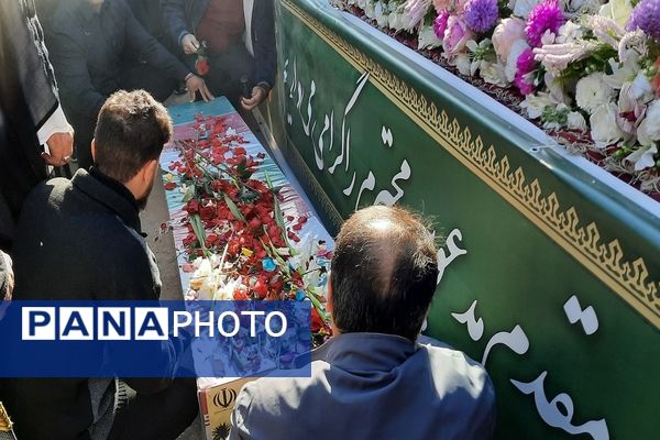 تشییع شهید قهرمان بر دستان پهلوانان خوزستان