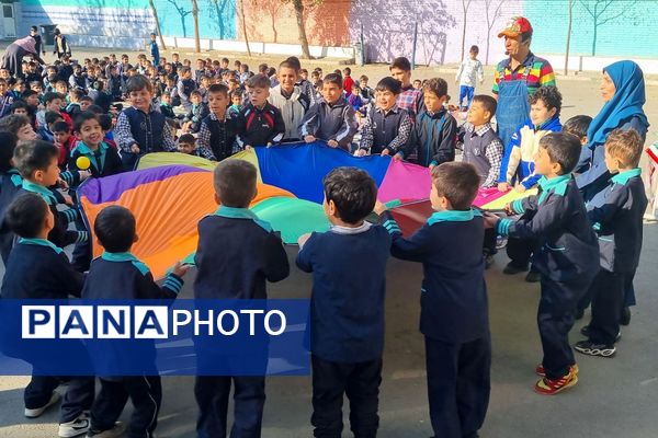 برگزاری جشن روز دانش‌آموز در مدارس ناحیه دو شهرری 