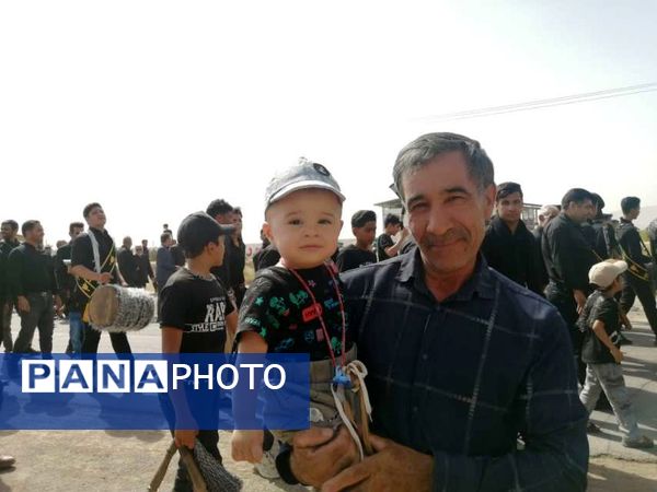 حضور پررنگ کودکان و نوجوانان روستای نقاب در همایش بزرگ عاشورای حسینی