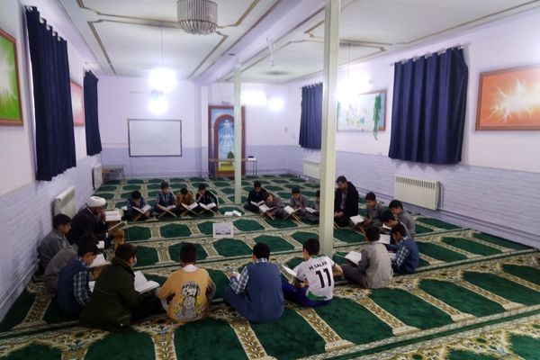 محفل انس با قرآن کریم در دبستان فضیلت کاشمر 