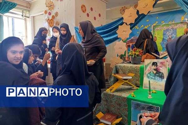 محفل انس با قرآن کریم در دبیرستان حاج بهادر گراشی ناحیه ۳