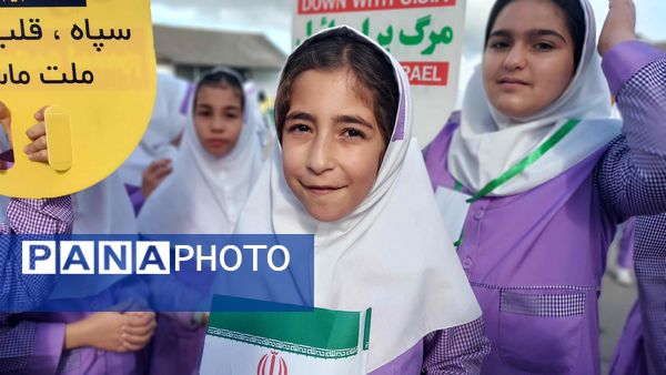 حضور پر شور نسل آینده در راهپیمایی روز دانش آموز 