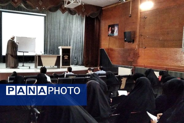 دوره توانمندسازی معلمان در کانون فرهنگی تربیتی هدایت شهرستان ورامین