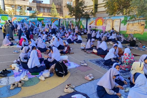 روز جهانی کودک و تخم مرغ در مدرسه شاهد خیر سجادی 