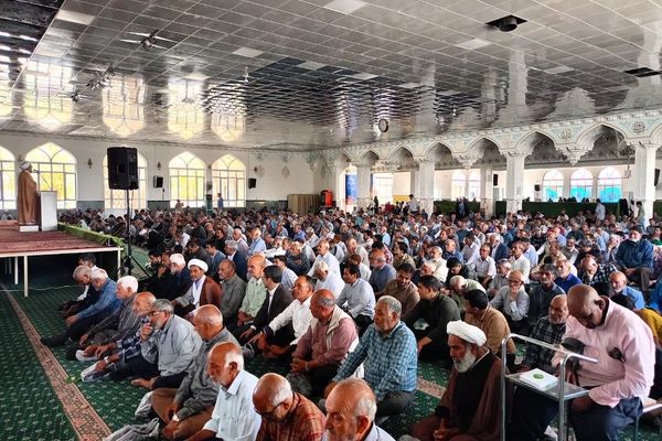 نماز عبادی سیاسی جمعه در کاشمر برگزار شد