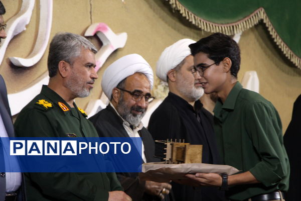 تجلیل از پیر غلامان حسینی در آیین نخل عاشقی ۲