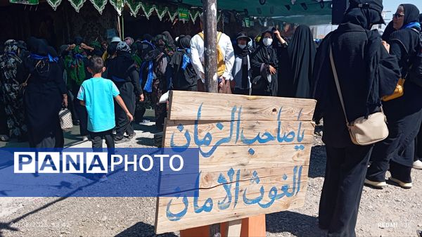 روز اول پیاده روی کاروان نورالرضا به سمت حرم مطهر رضوی