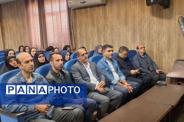 نشست صمیمی رئیس آموزش‌وپرورش قدس با انجمن‌های مدارس