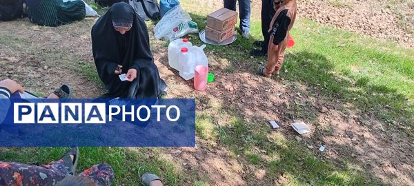 پیاده‌روی اهالی روستای رفن به مناسبت هفته سلامت