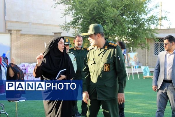 مراسم گرامیداشت هفته دفاع مقدس در هنرستان فاطمه‌الزهرا(س) گچساران