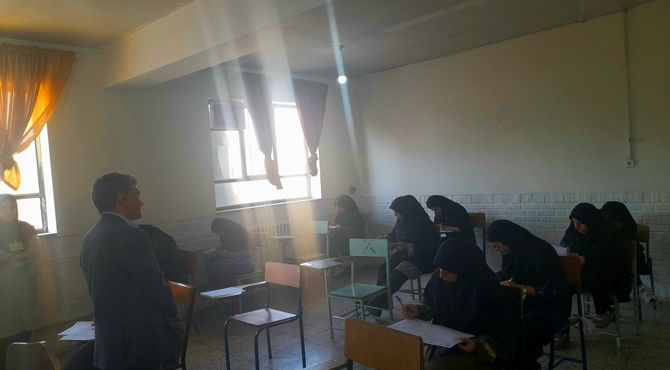 امتحانات نهایی دبیرستان سپیده نمازیخواه