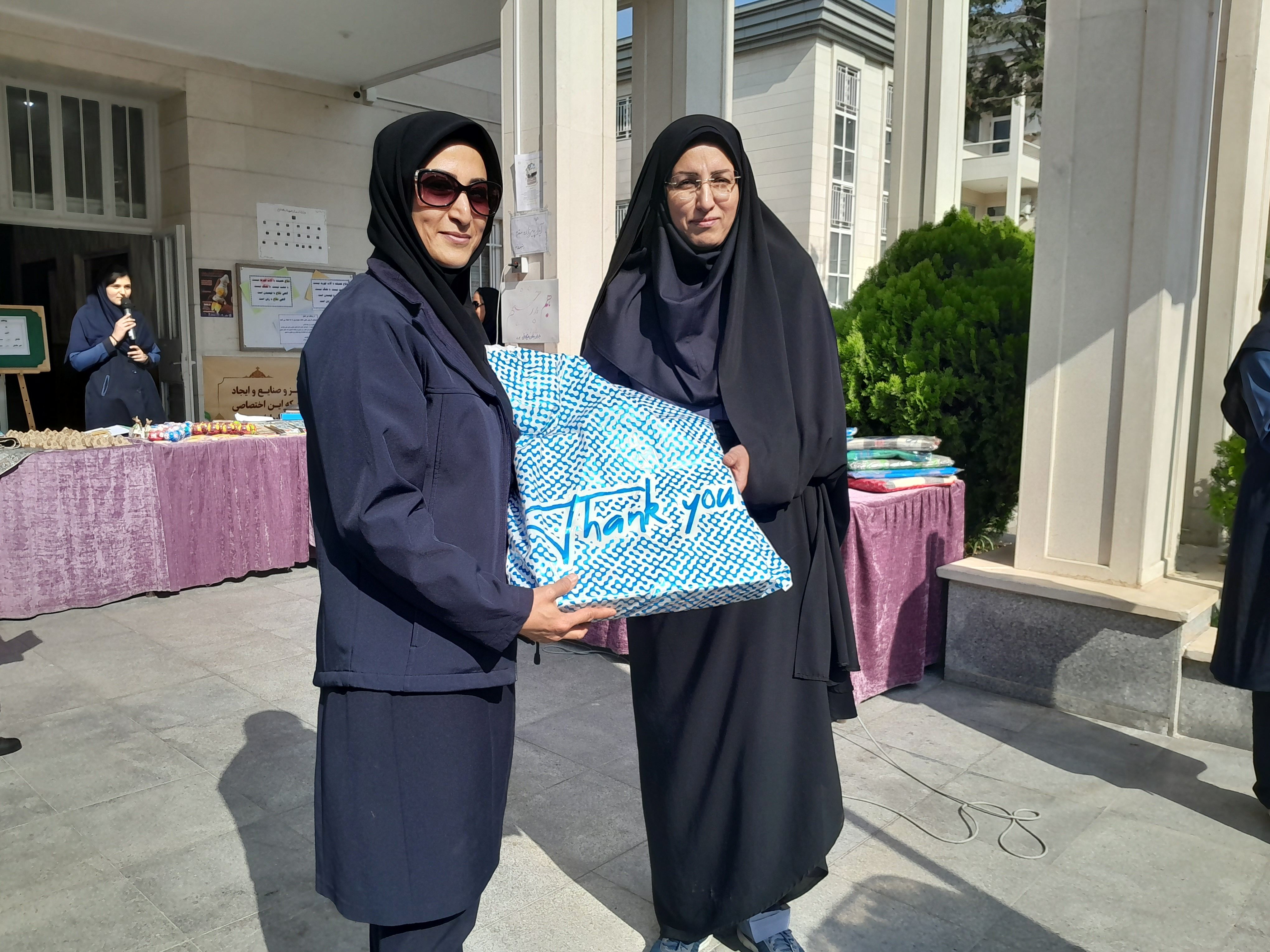 اهدای جوایز برگزیدگان جشنواره خوارزمی، مسابقات قرآنی در دبیرستان مصلی نژاد حضرت زهرا(س)