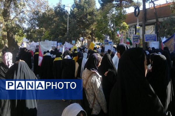 راهپیمایی یوم‌الله ۱۳ابان ماه در شهرستان نیشابور 