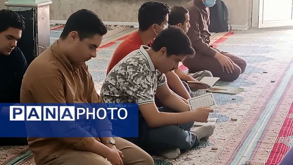  زیارت عاشورا در دهه کرامت در دبیرستان شاهد ابوذر غفاری نیشابور 