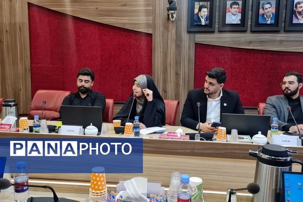 جلسه هم‌اندیشی حوزه روابط عمومی‌های شهرستان‌های استان تهران با حضور دانش‌آموز خبرنگاران پانا 