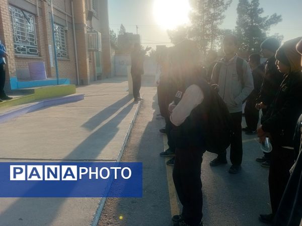 صبحگاه دبیرستان علامه طباطبایی