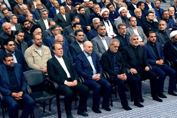 نمایندگان مجلس دوازدهم در حسینیه امام خمینی (ره) حضور یافتند