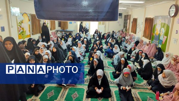 یادواره شهدا در دبستان شاهد حاج تقی آقا بزرگ ناحیه یک مشهد 